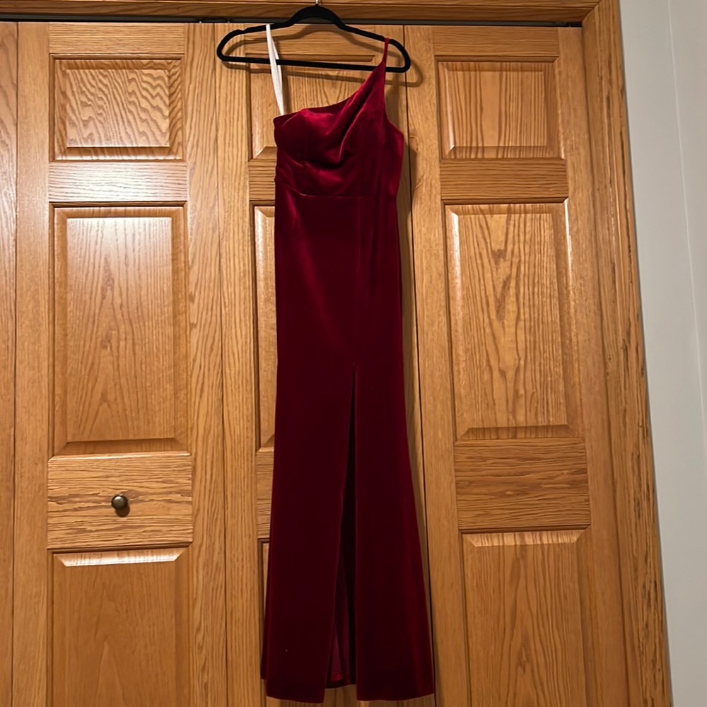 One shoulder velvet dress